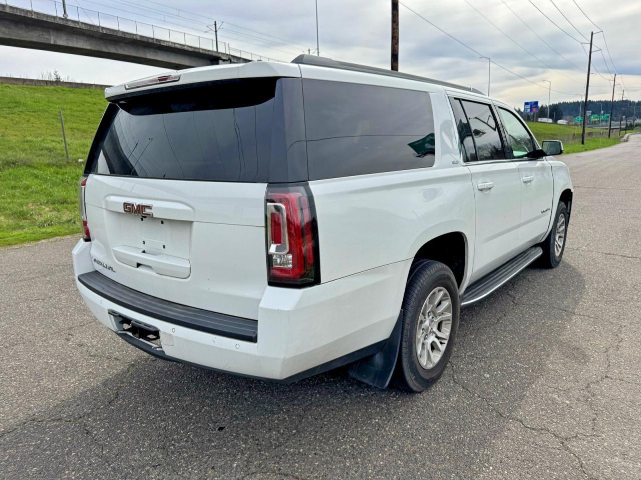 2017 GMC Yukon Xl K1500 Slt - zdjęcie 4