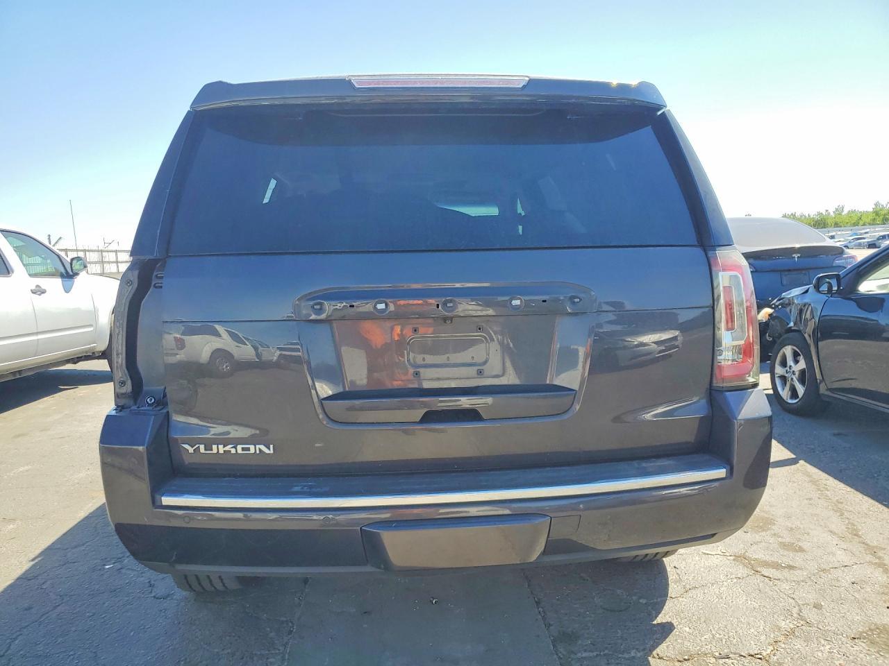 2017 GMC Yukon Denali - zdjęcie 6
