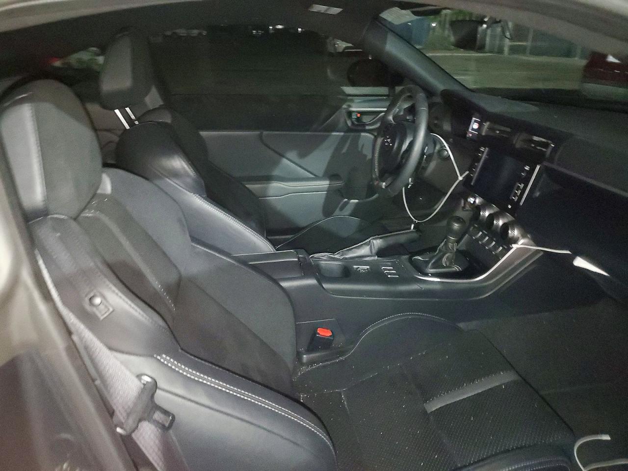 2025 Toyota Gr 86 Premium - zdjęcie 11