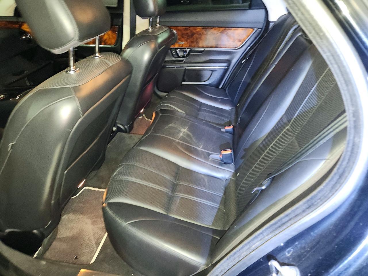 2015 Jaguar Xj - zdjęcie 10