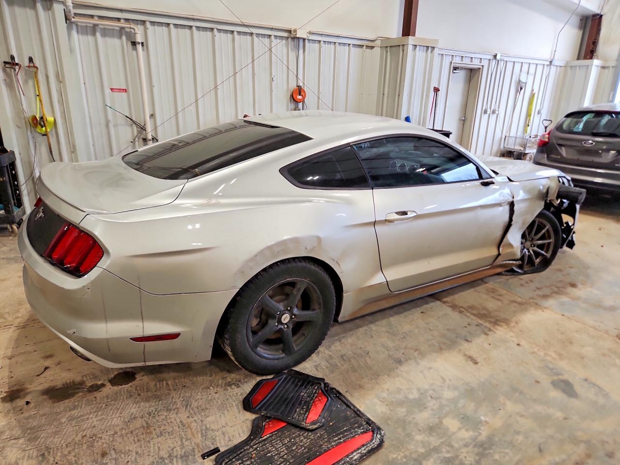 2016 Ford Mustang - zdjęcie 3
