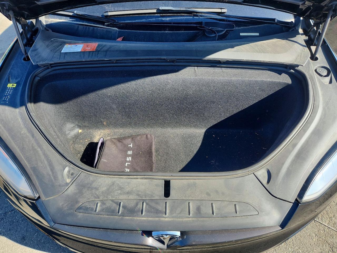 2018 Tesla Model X - zdjęcie 12
