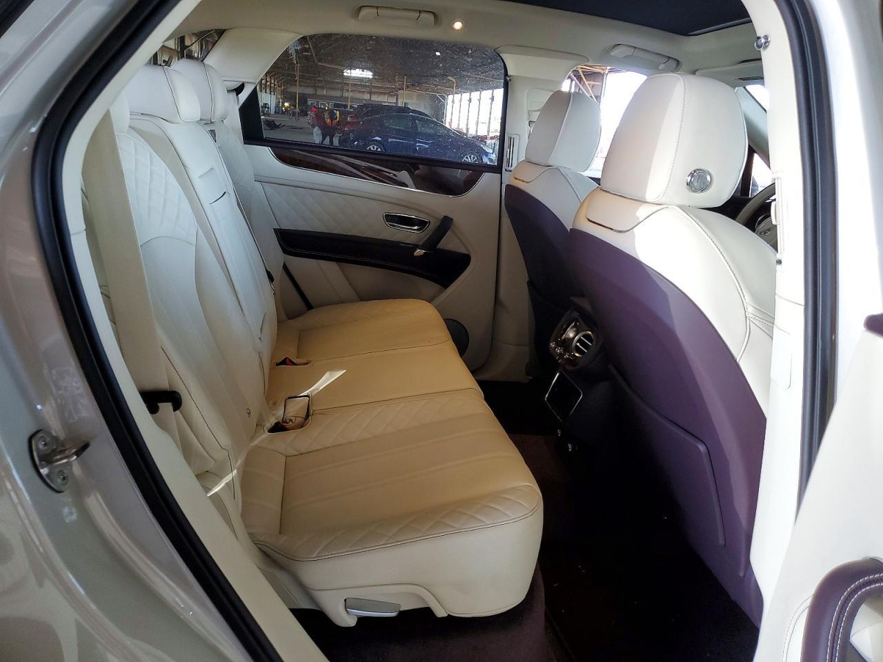 2020 Bentley Bentayga - zdjęcie 10