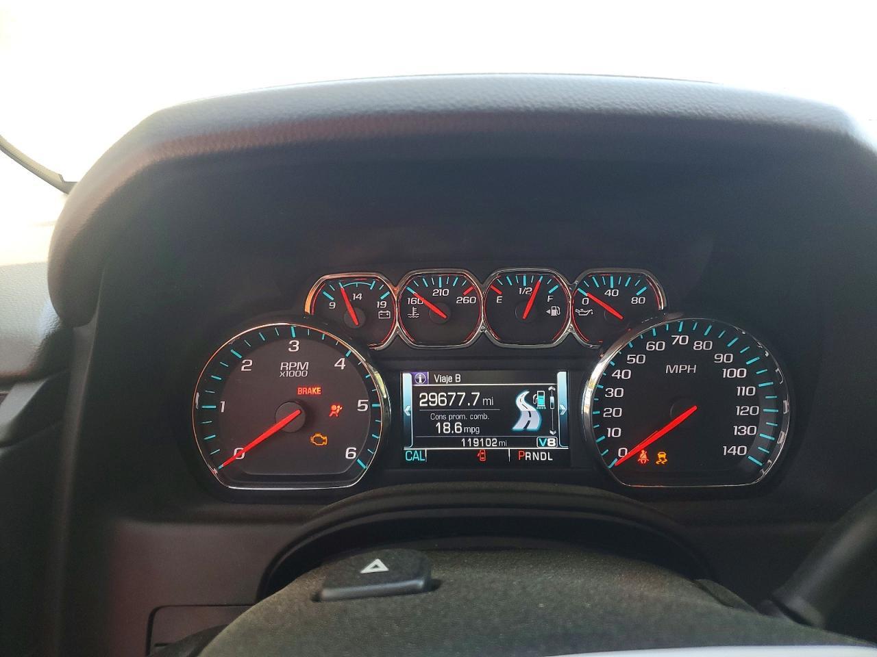 2020 Chevrolet Suburban C1500 Lt - zdjęcie 9
