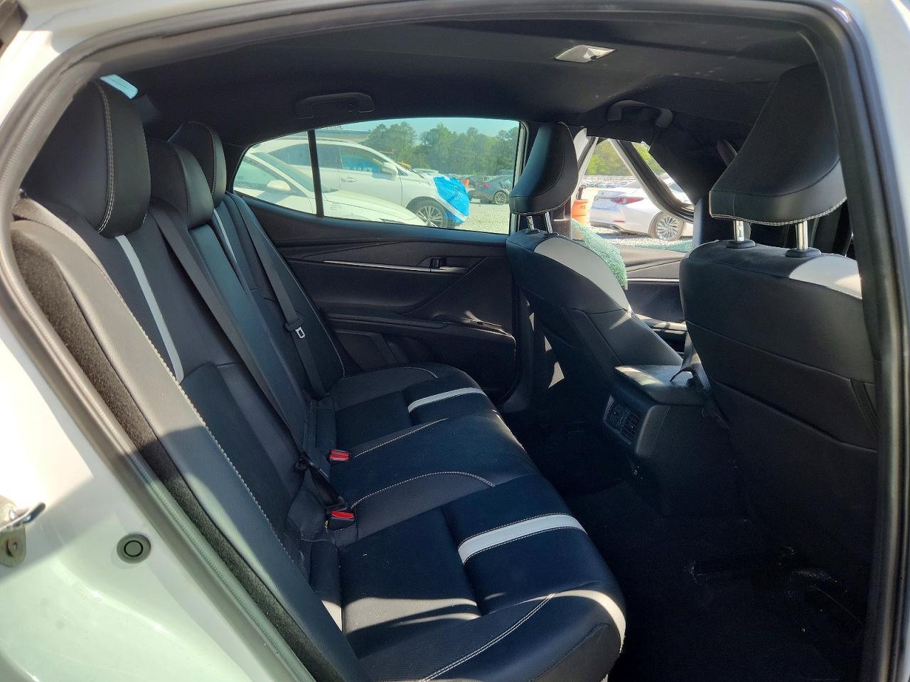 2025 Toyota Camry Se - zdjęcie 10