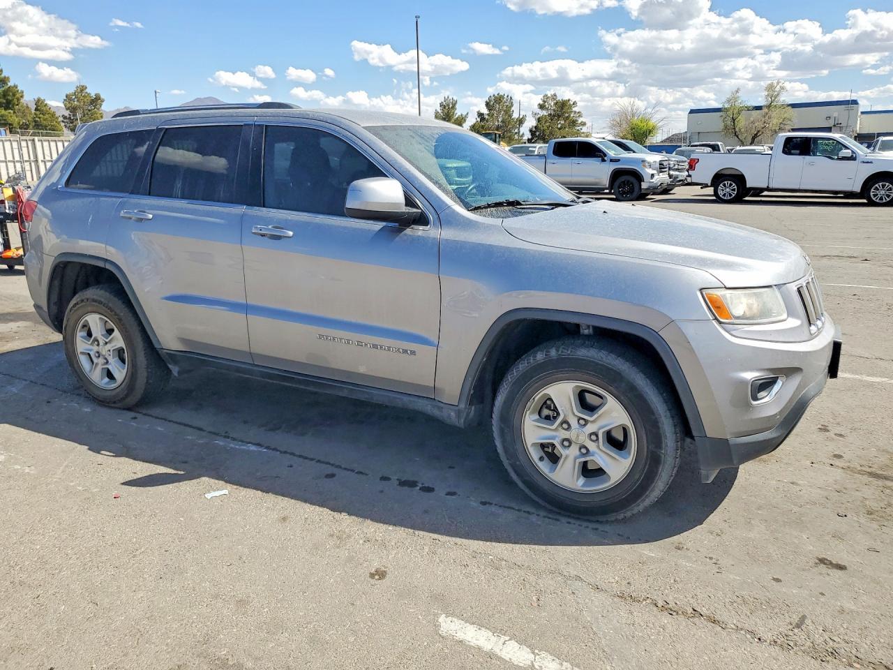 2016 Jeep Grand Cherokee Laredo - zdjęcie 4