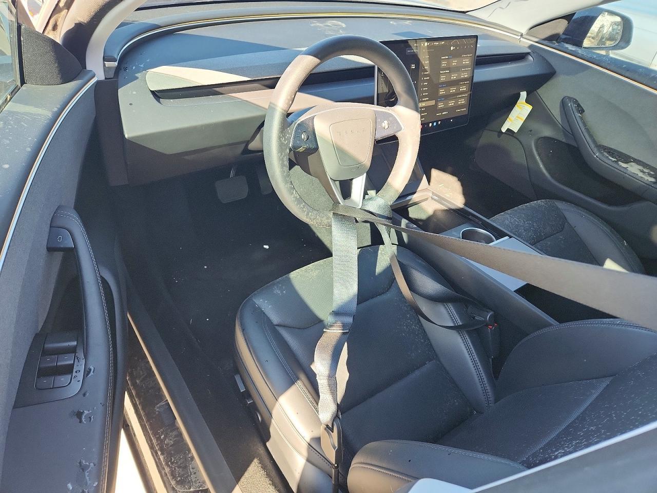 2025 Tesla Model 3 - zdjęcie 8