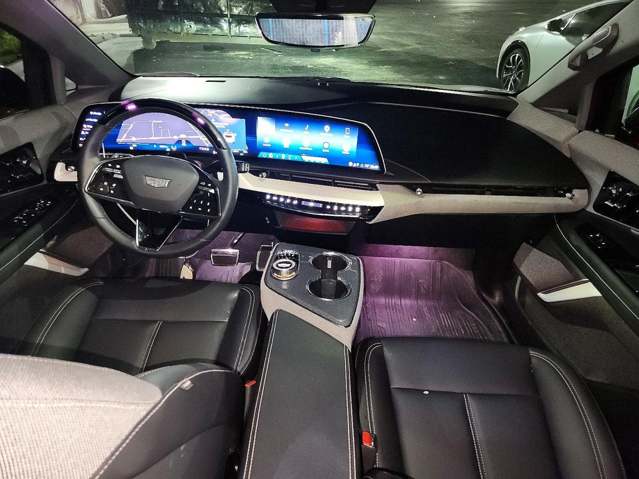 2025 Cadillac Optiq Luxury - zdjęcie 8