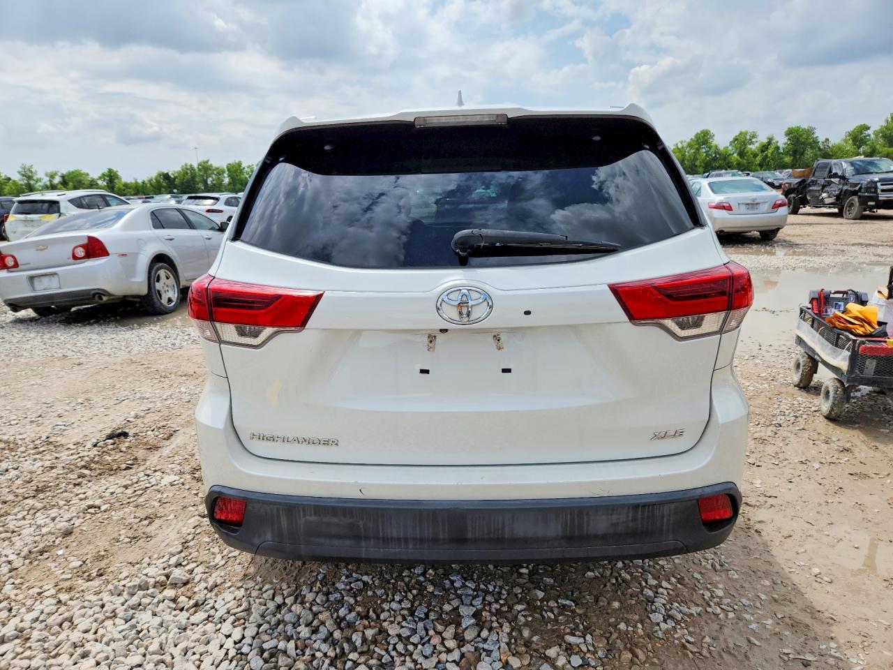 2017 Toyota Highlander Xle - zdjęcie 6