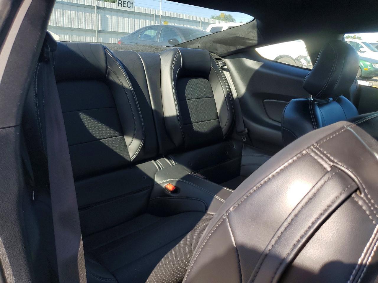 2019 Ford Mustang - zdjęcie 10