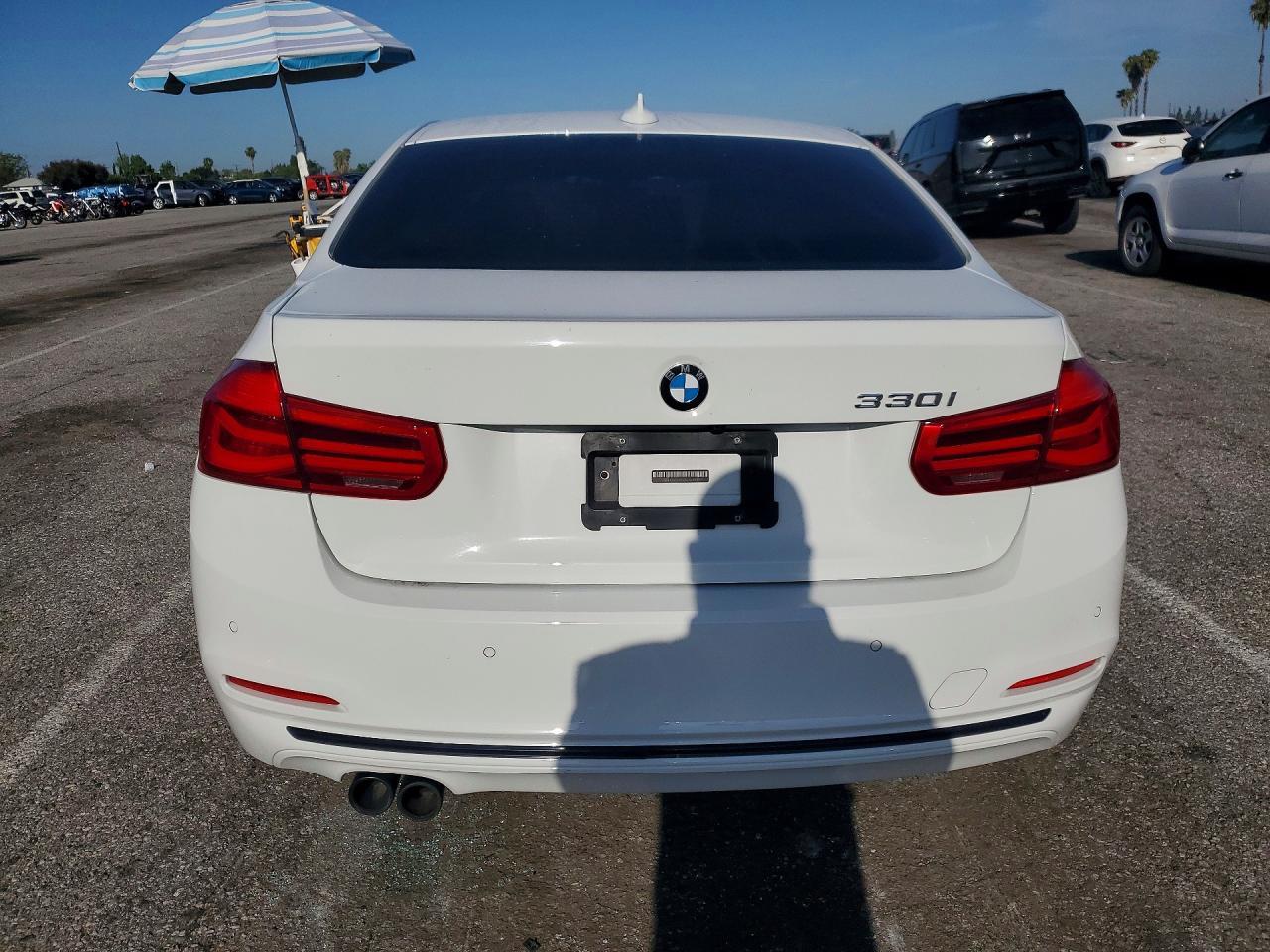 2017 BMW 330 I - zdjęcie 6