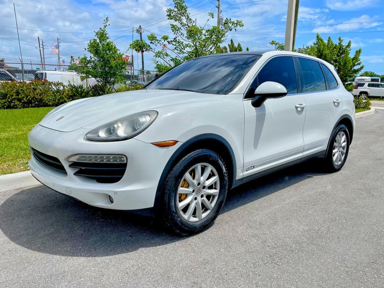 2014 Porsche Cayenne - zdjęcie 2
