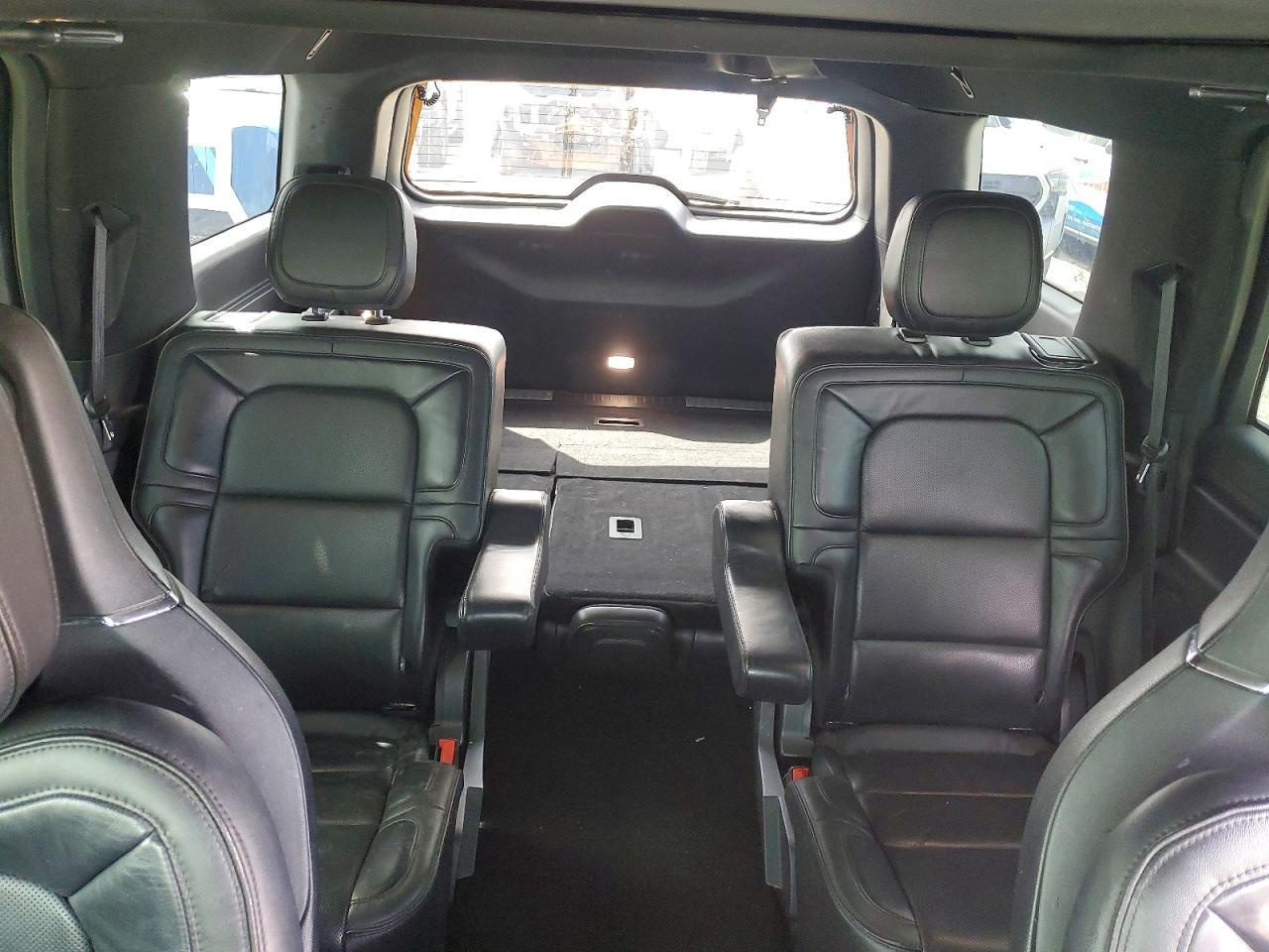 2018 Lincoln Navigator Reserve - zdjęcie 10