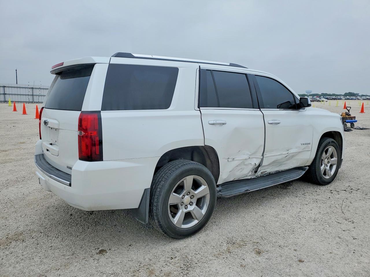 2019 Chevrolet Tahoe K1500 Premier - zdjęcie 3