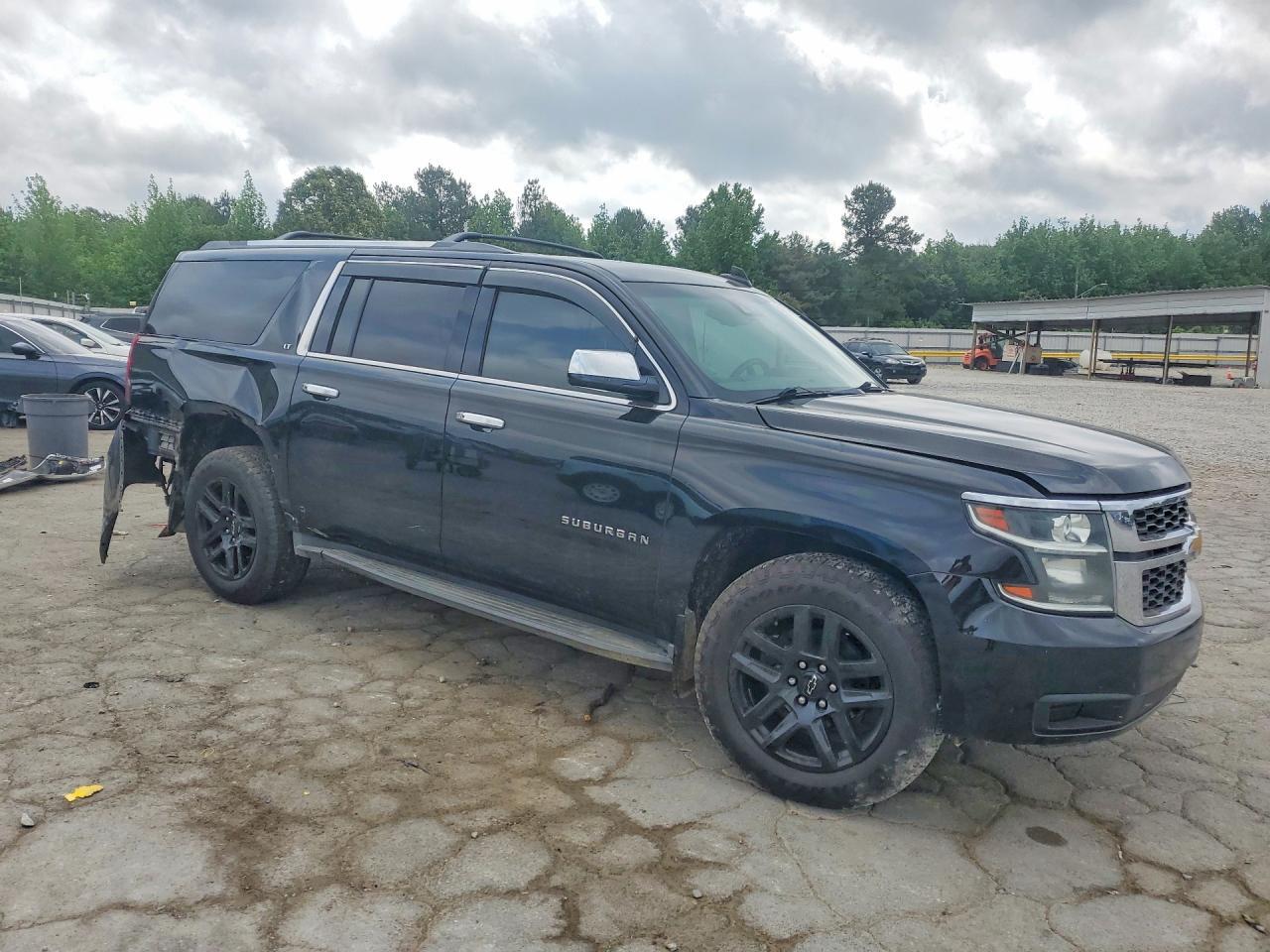 2015 Chevrolet Suburban K1500 Lt - zdjęcie 4