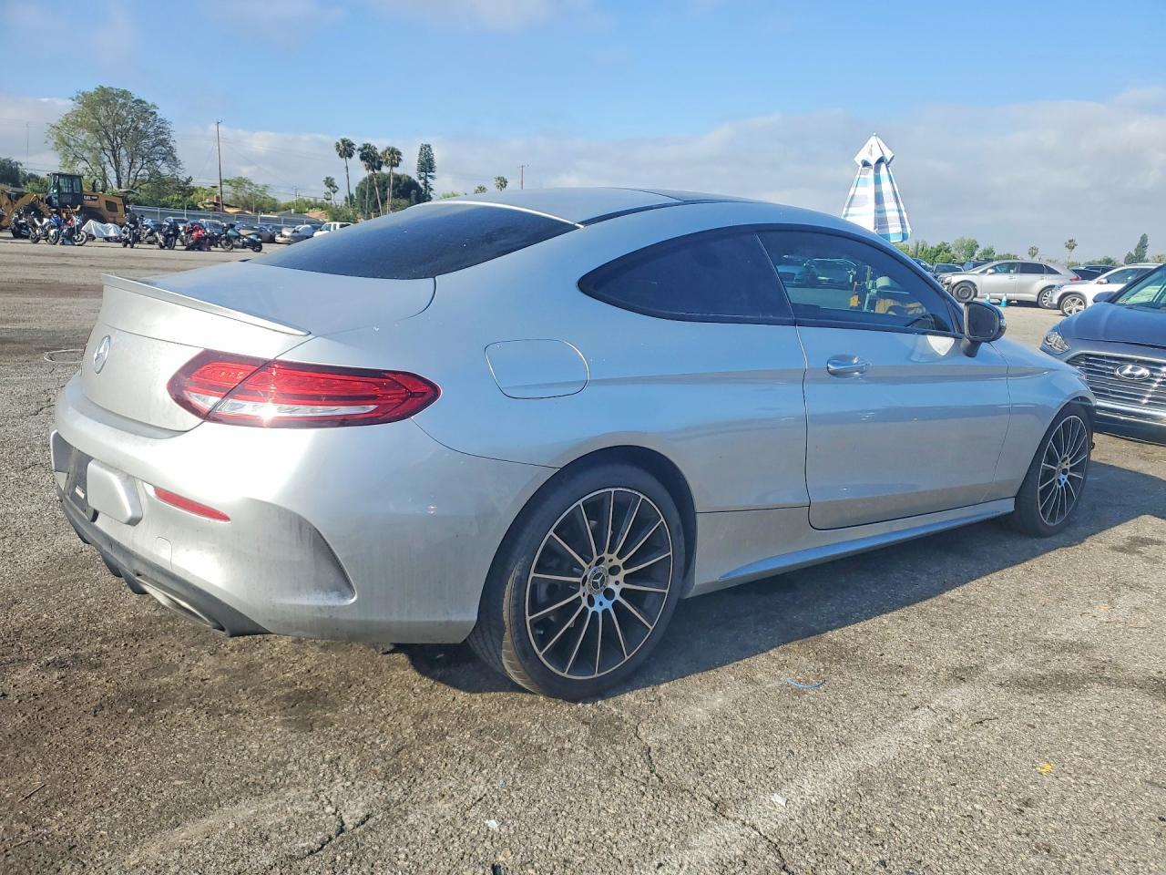 2019 Mercedes-Benz C 300 - zdjęcie 3