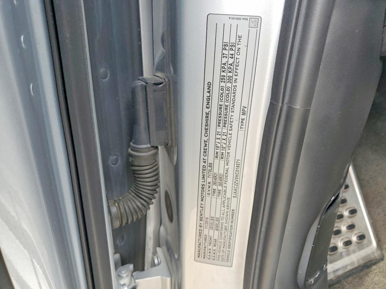 2017 Bentley Bentayga - zdjęcie 13