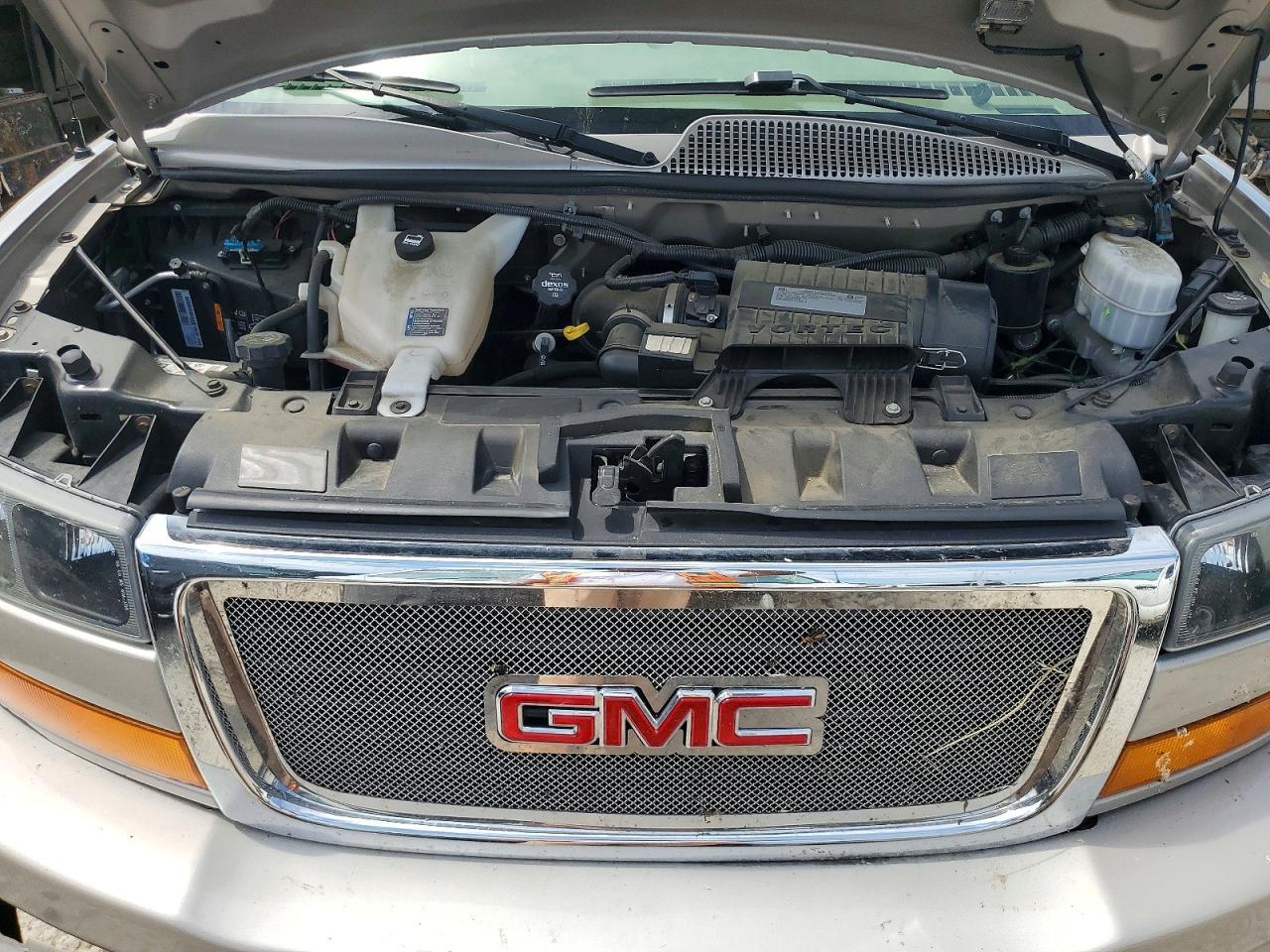 2020 GMC Savana G2500 - zdjęcie 12