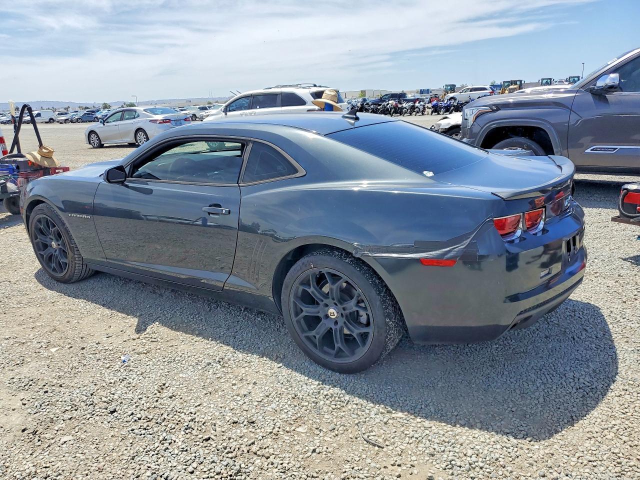 2013 Chevrolet Camaro Ls - zdjęcie 2