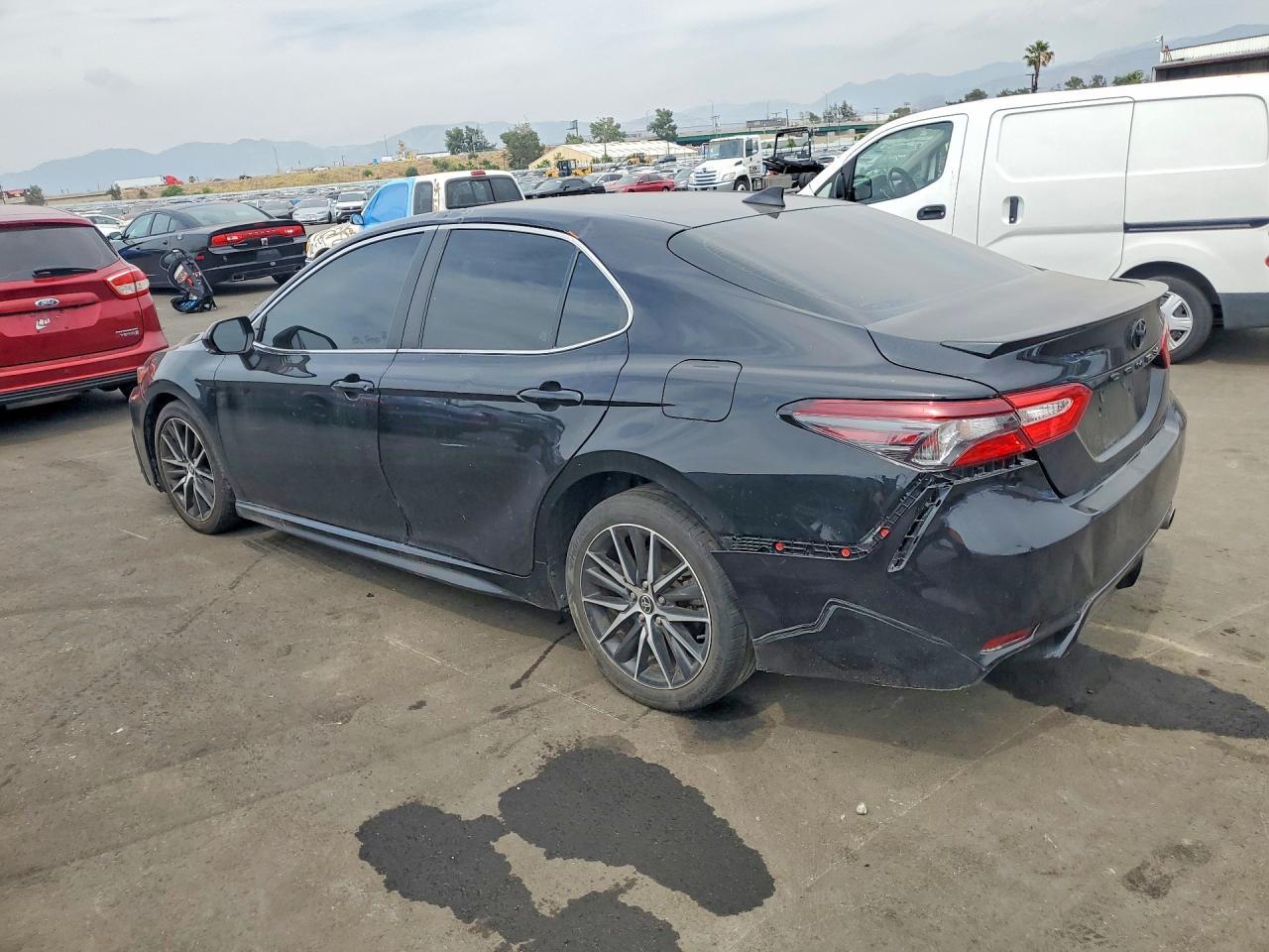 2024 Toyota Camry Se - zdjęcie 3