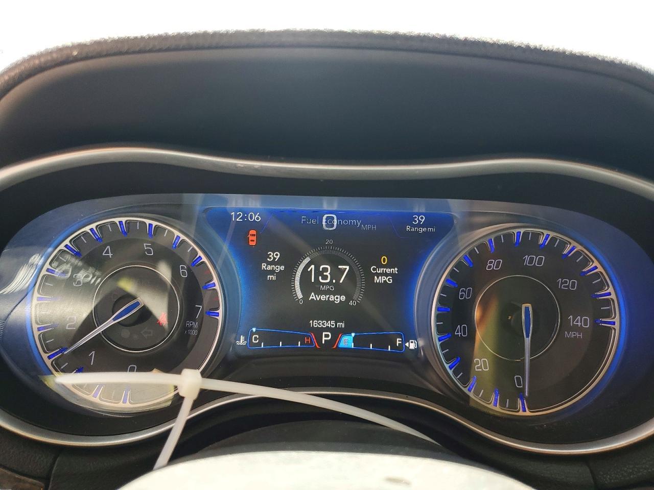 2016 Chrysler 300C - zdjęcie 9