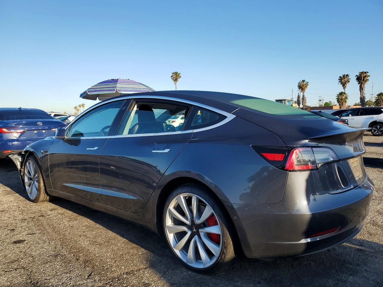 2019 Tesla Model 3 - zdjęcie 2