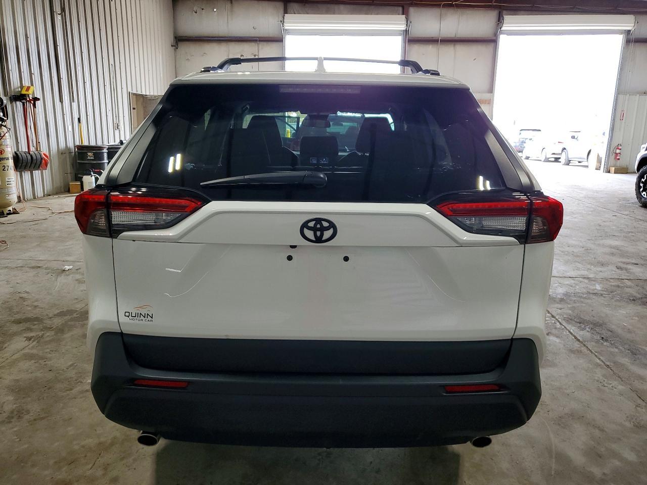 2021 Toyota Rav4 Le - zdjęcie 6