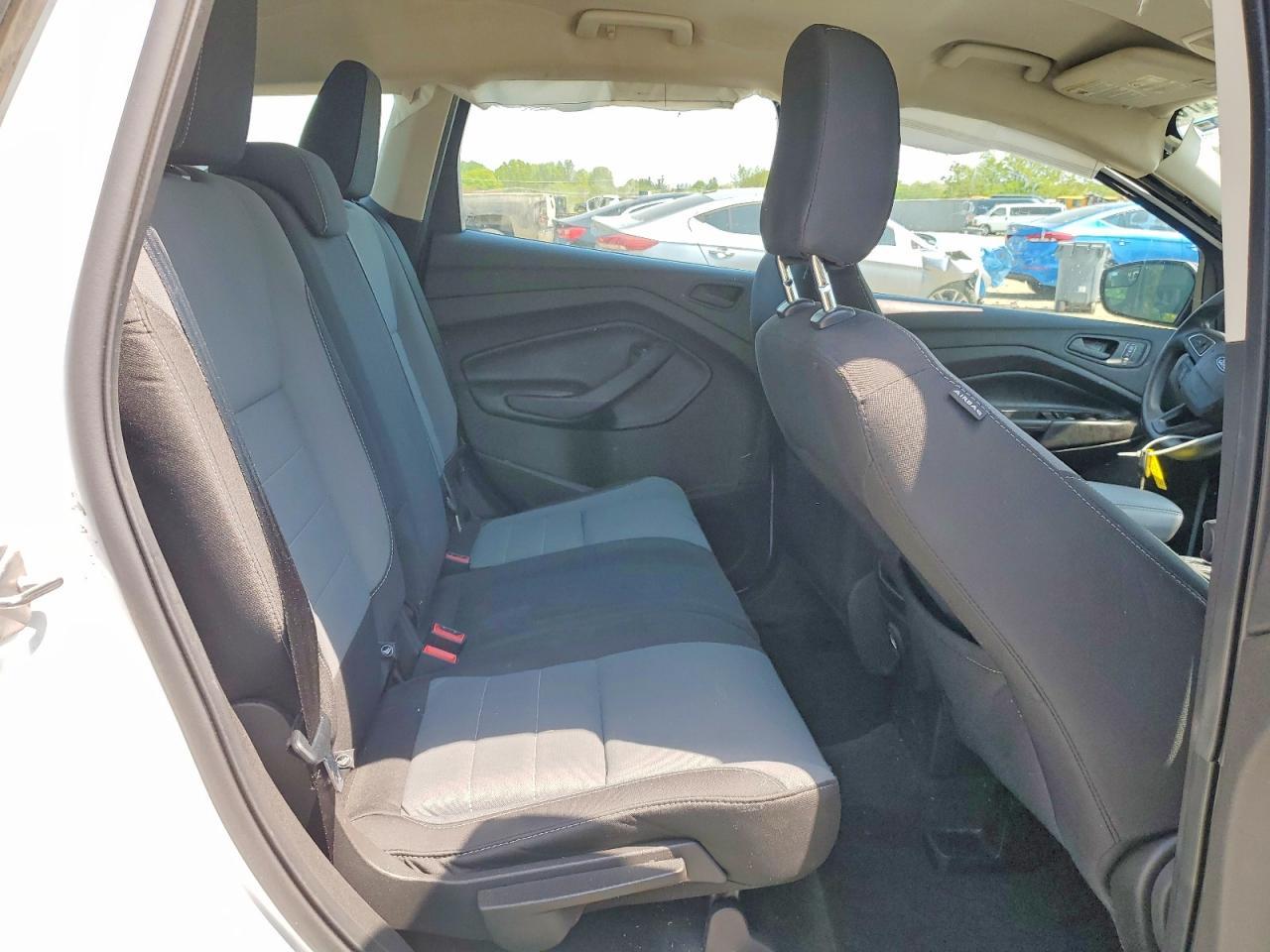 2018 Ford Escape S - zdjęcie 11