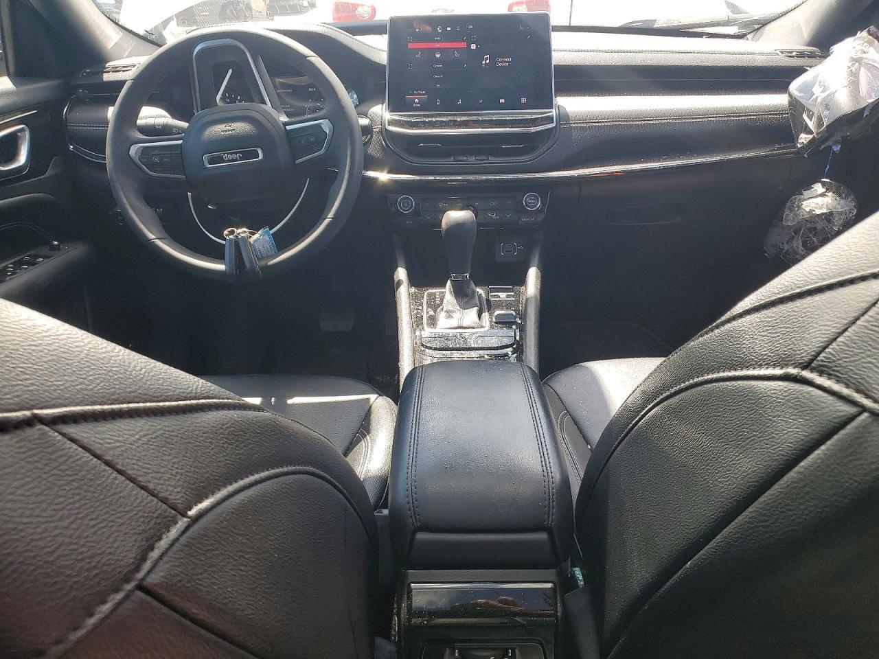 2023 Jeep Compass Latitude - zdjęcie 8