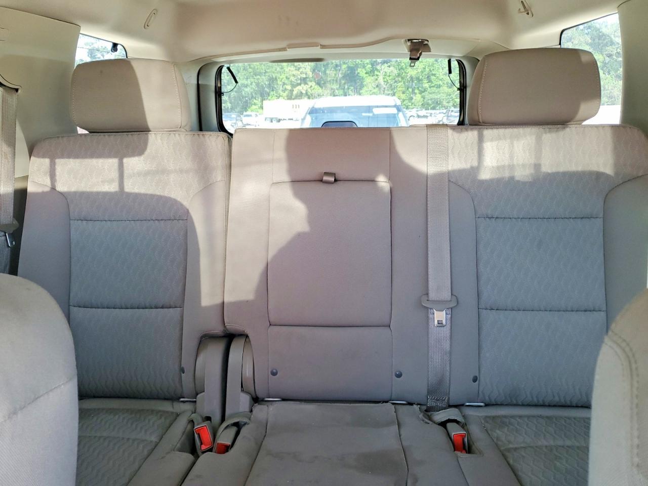 2016 Chevrolet Tahoe C1500 Ls - zdjęcie 10