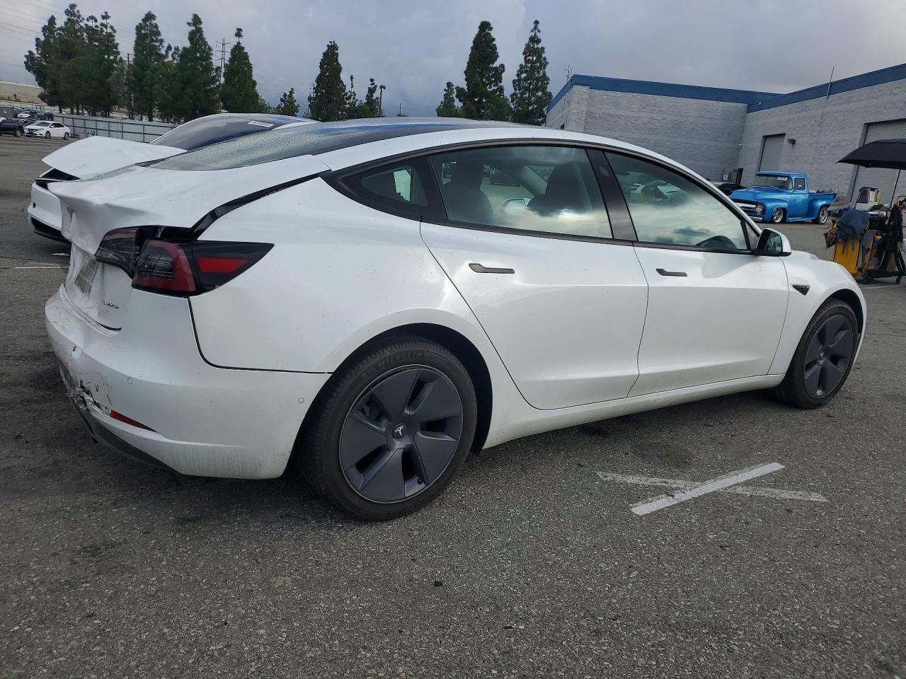 2022 Tesla Model 3 - zdjęcie 3