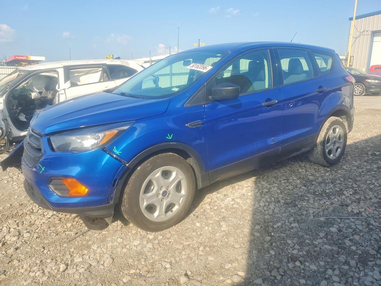 2018 Ford Escape S - zdjęcie główne
