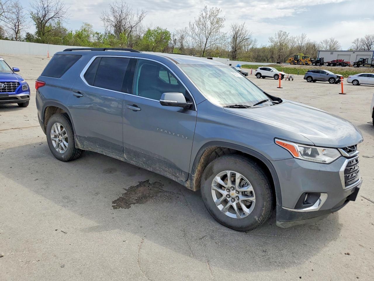 2021 Chevrolet Traverse Lt - zdjęcie 4