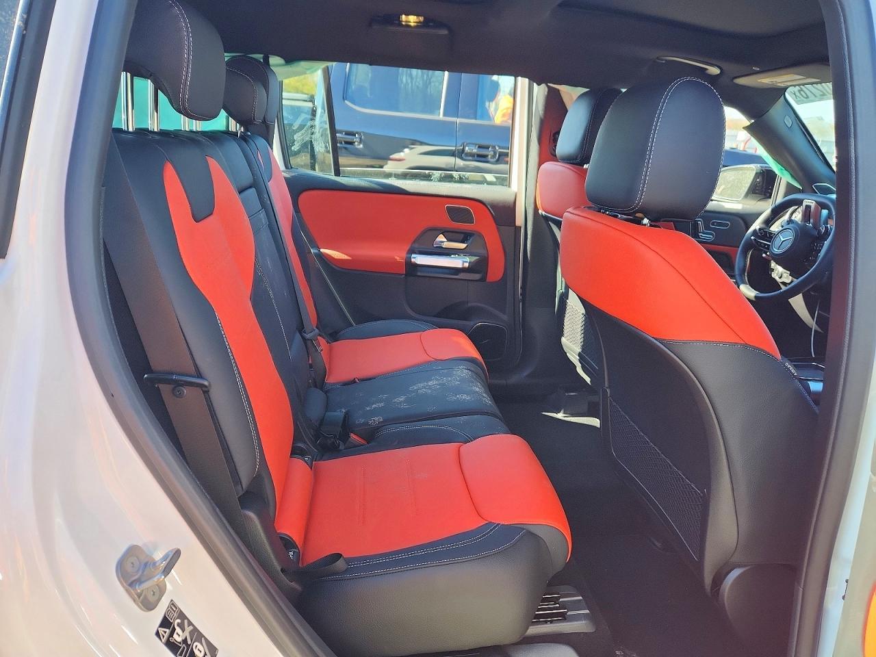 2026 Mercedes-Benz Glb Amg 35 4Matic - zdjęcie 11