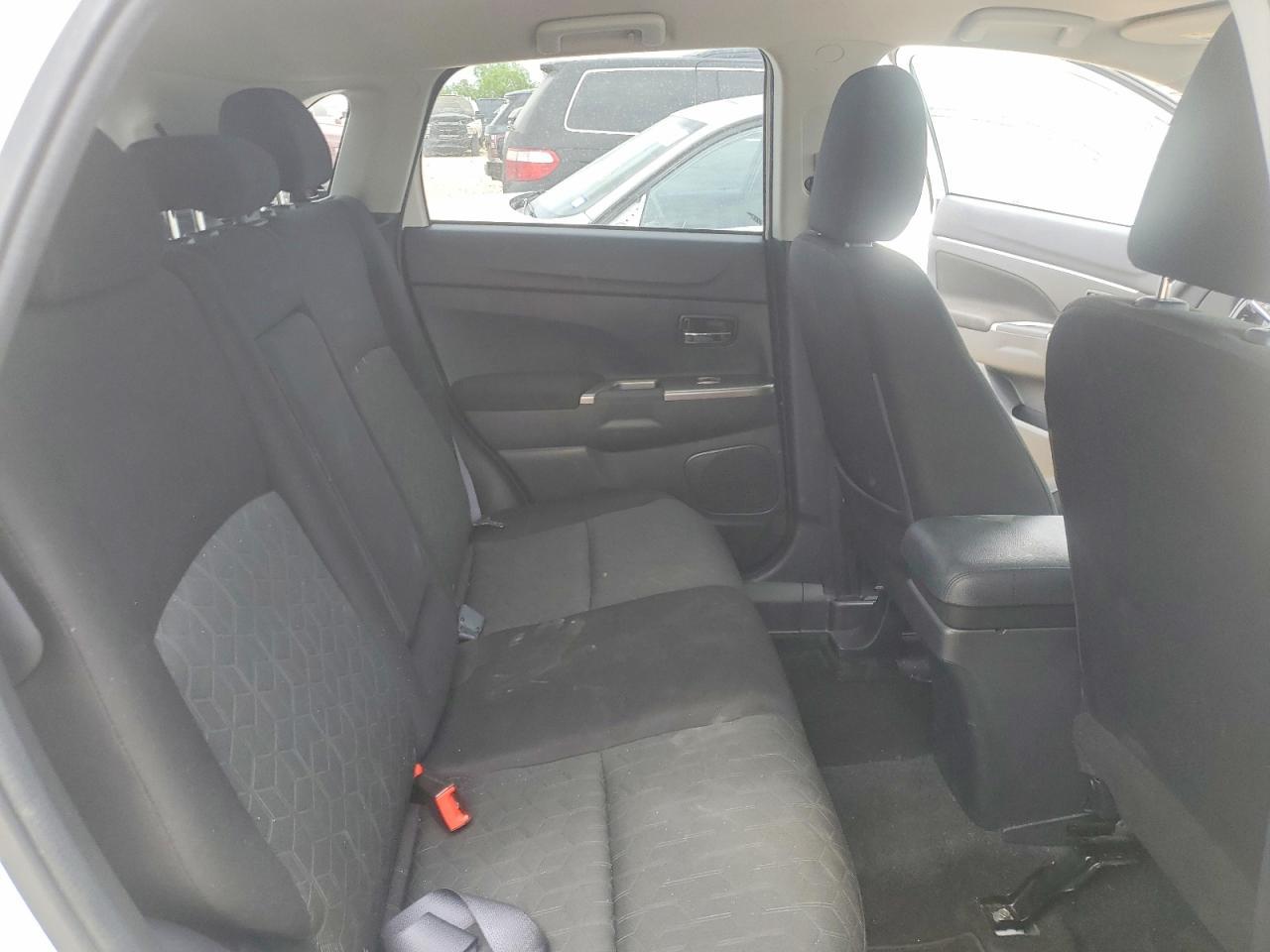 2021 Mitsubishi Outlander Sport Se - zdjęcie 10