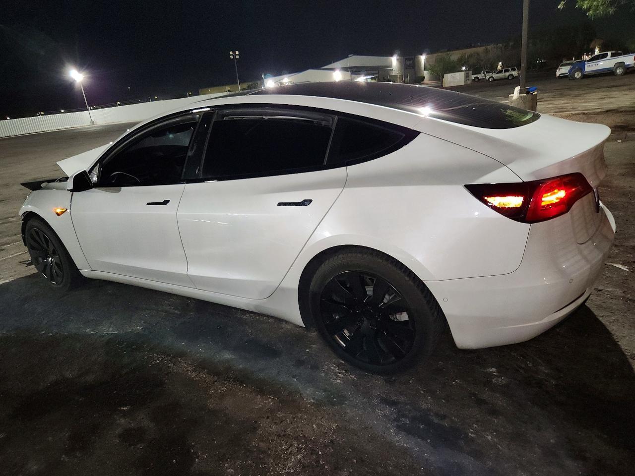 2018 Tesla Model 3 - zdjęcie 2
