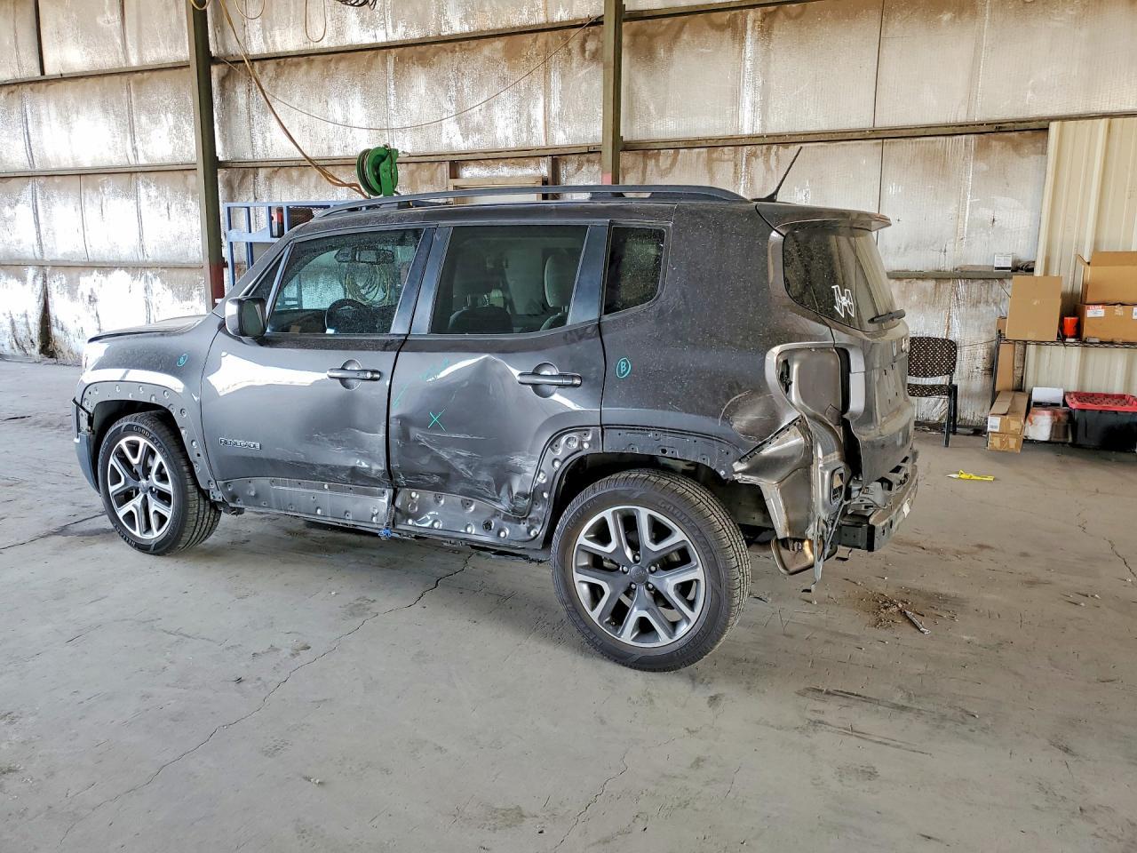 2017 Jeep Renegade Latitude - zdjęcie 2