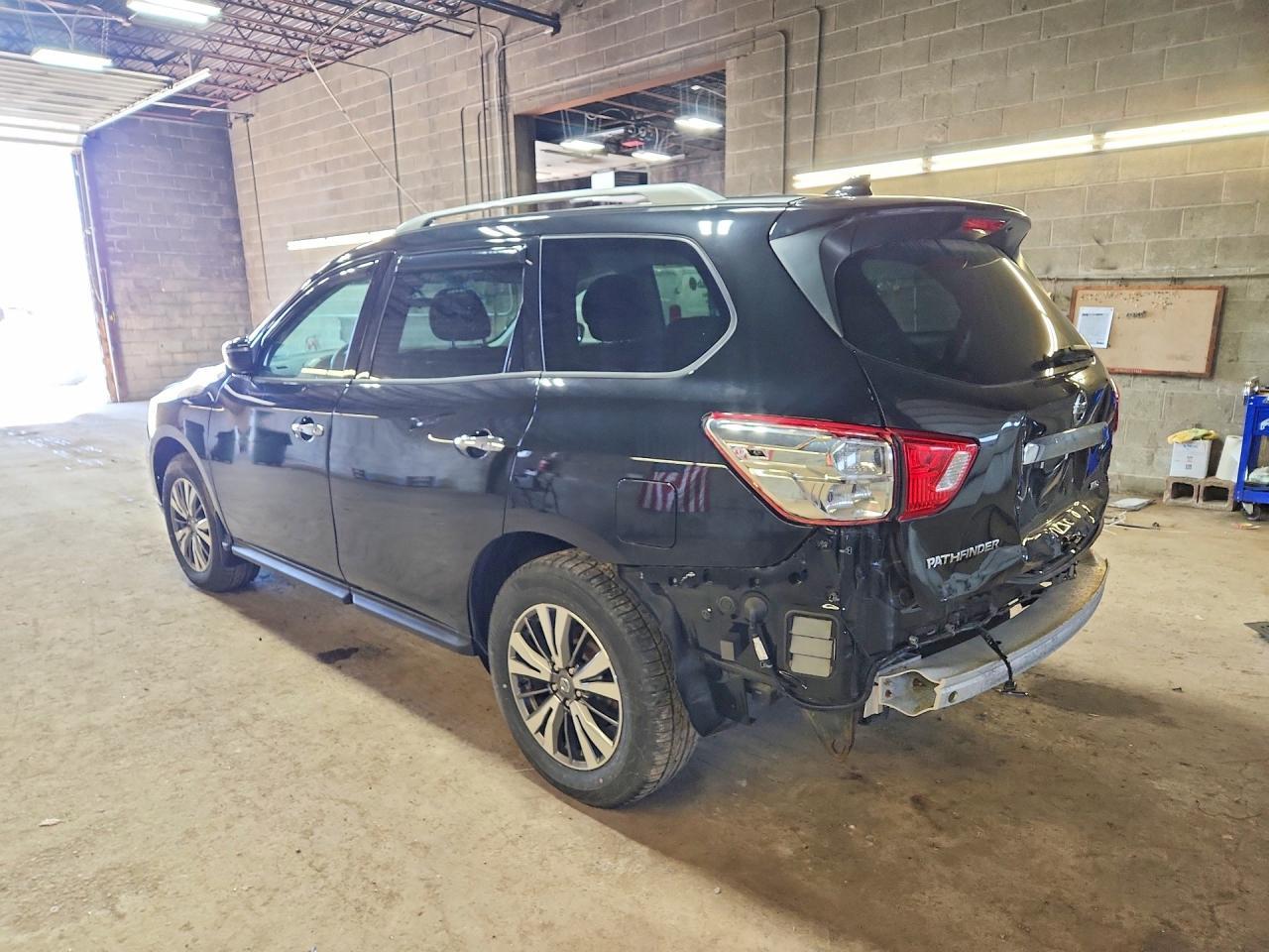 2020 Nissan Pathfinder S - zdjęcie 2