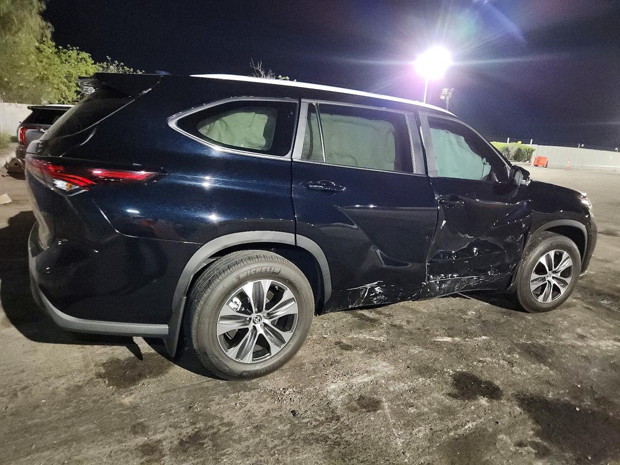 2024 Toyota Highlander Xle - zdjęcie 3