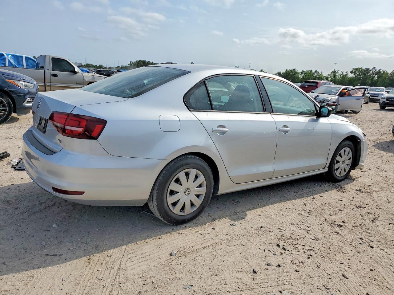 2016 Volkswagen Jetta S - zdjęcie 3