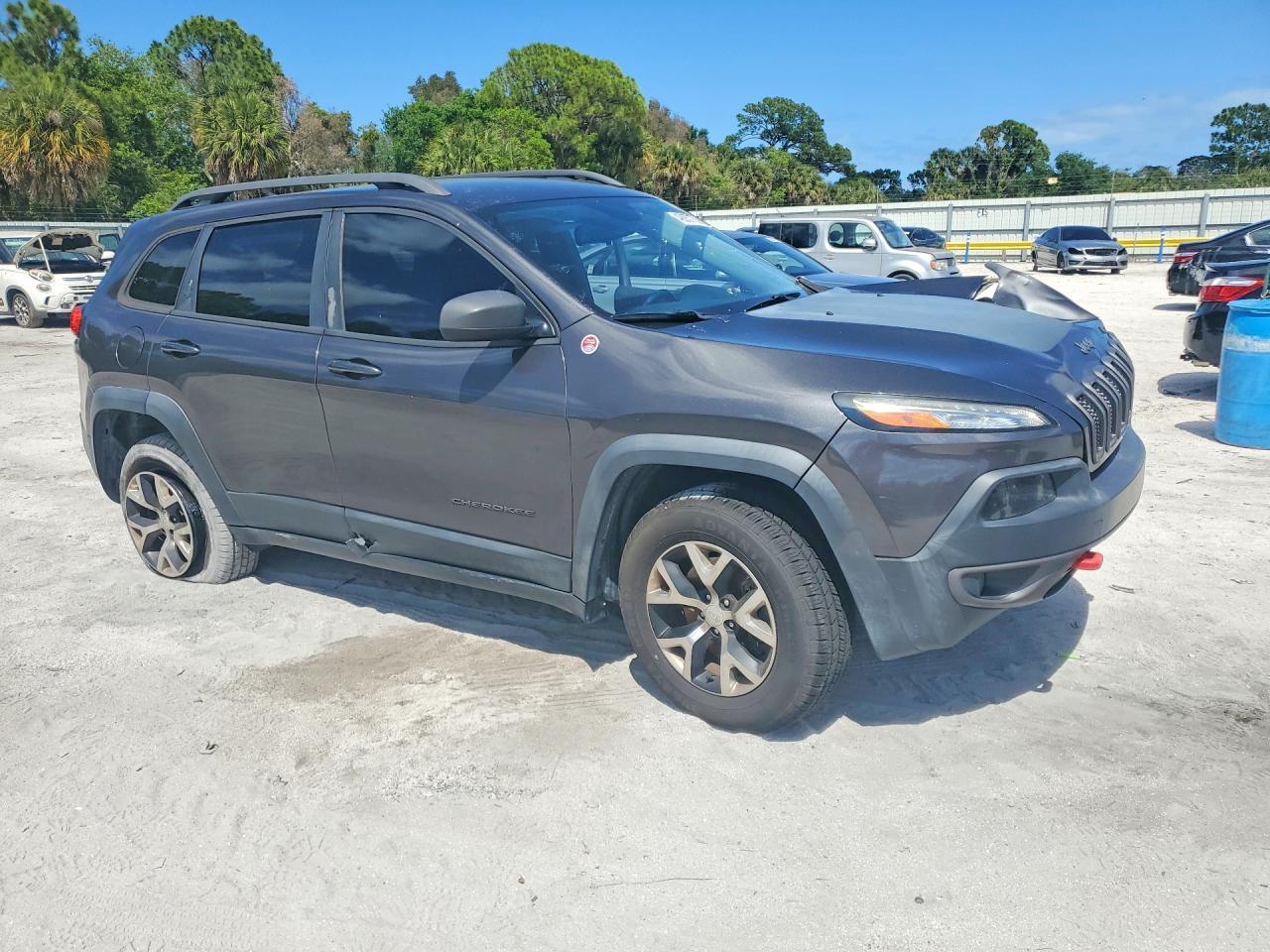 2017 Jeep Cherokee Trailhawk - zdjęcie 4