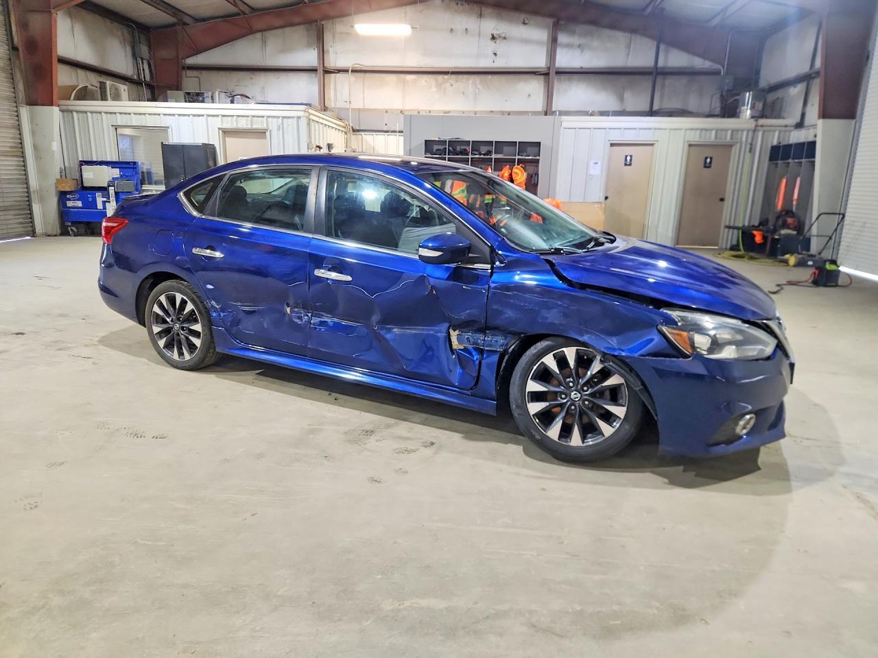 2019 Nissan Sentra Sr - zdjęcie 4
