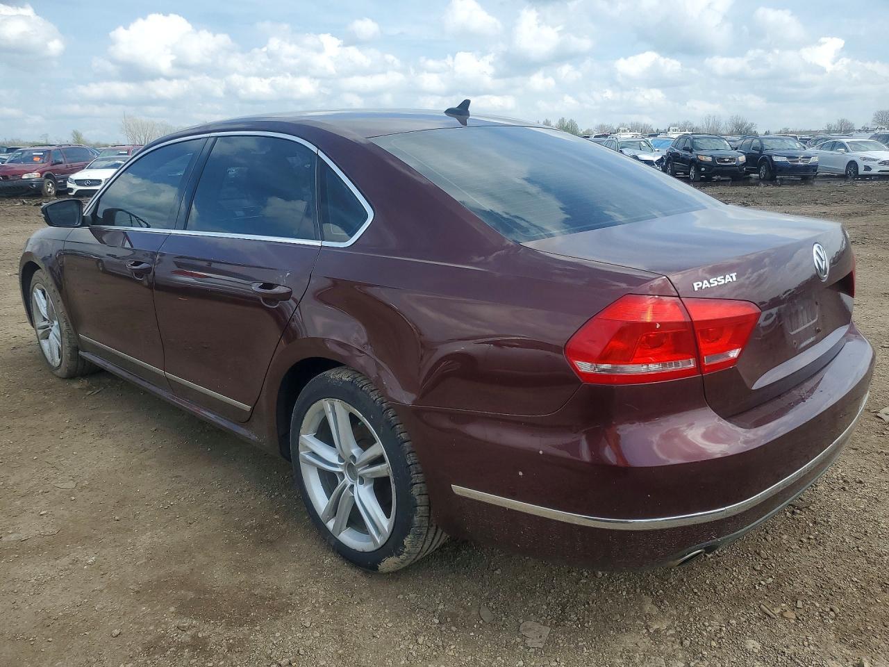 2013 Volkswagen Passat Sel - zdjęcie 2