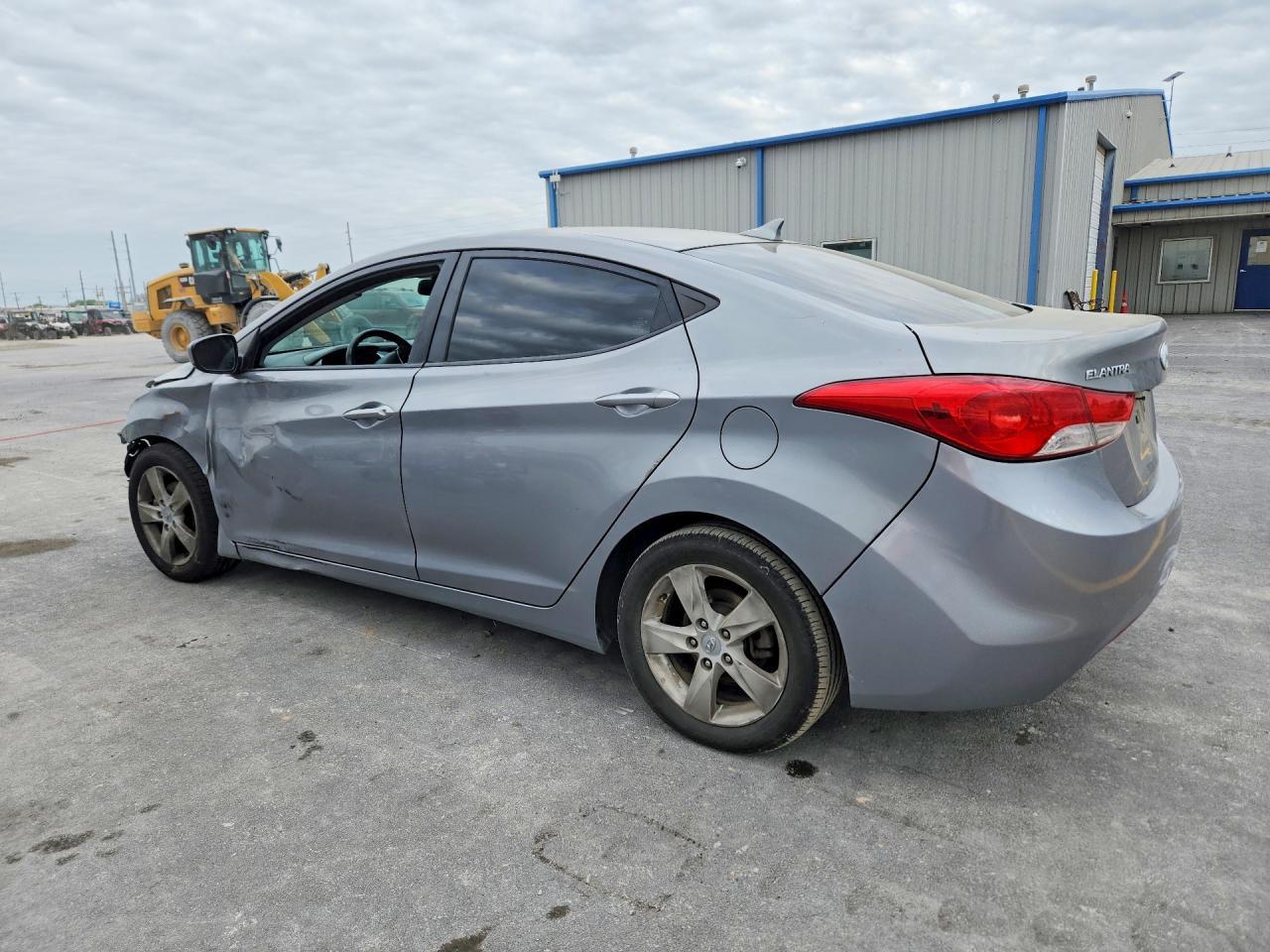 2013 Hyundai Elantra Gls - zdjęcie 2