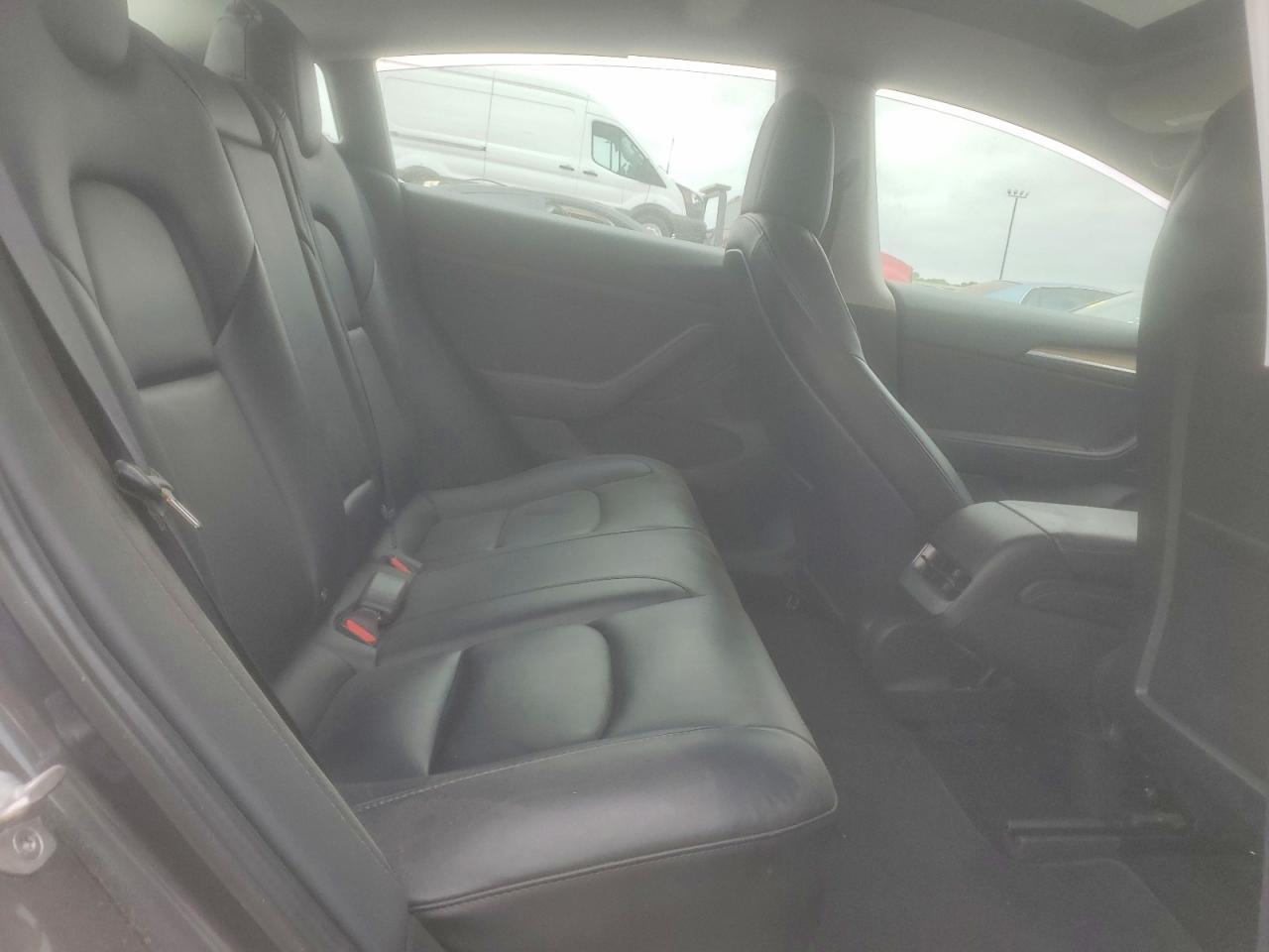 2022 Tesla Model 3 - zdjęcie 10