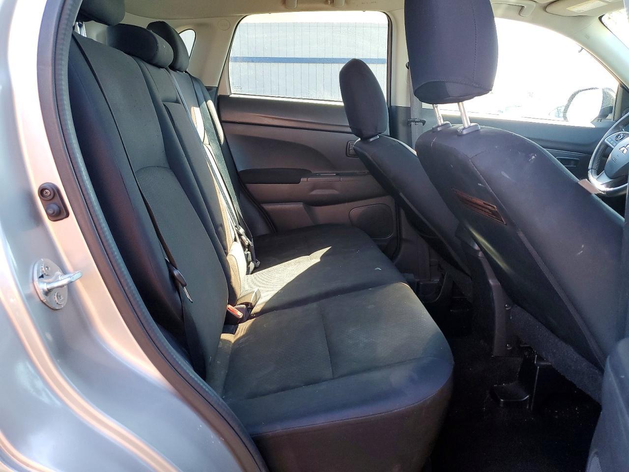 2014 Mitsubishi Outlander Sport Es - zdjęcie 10
