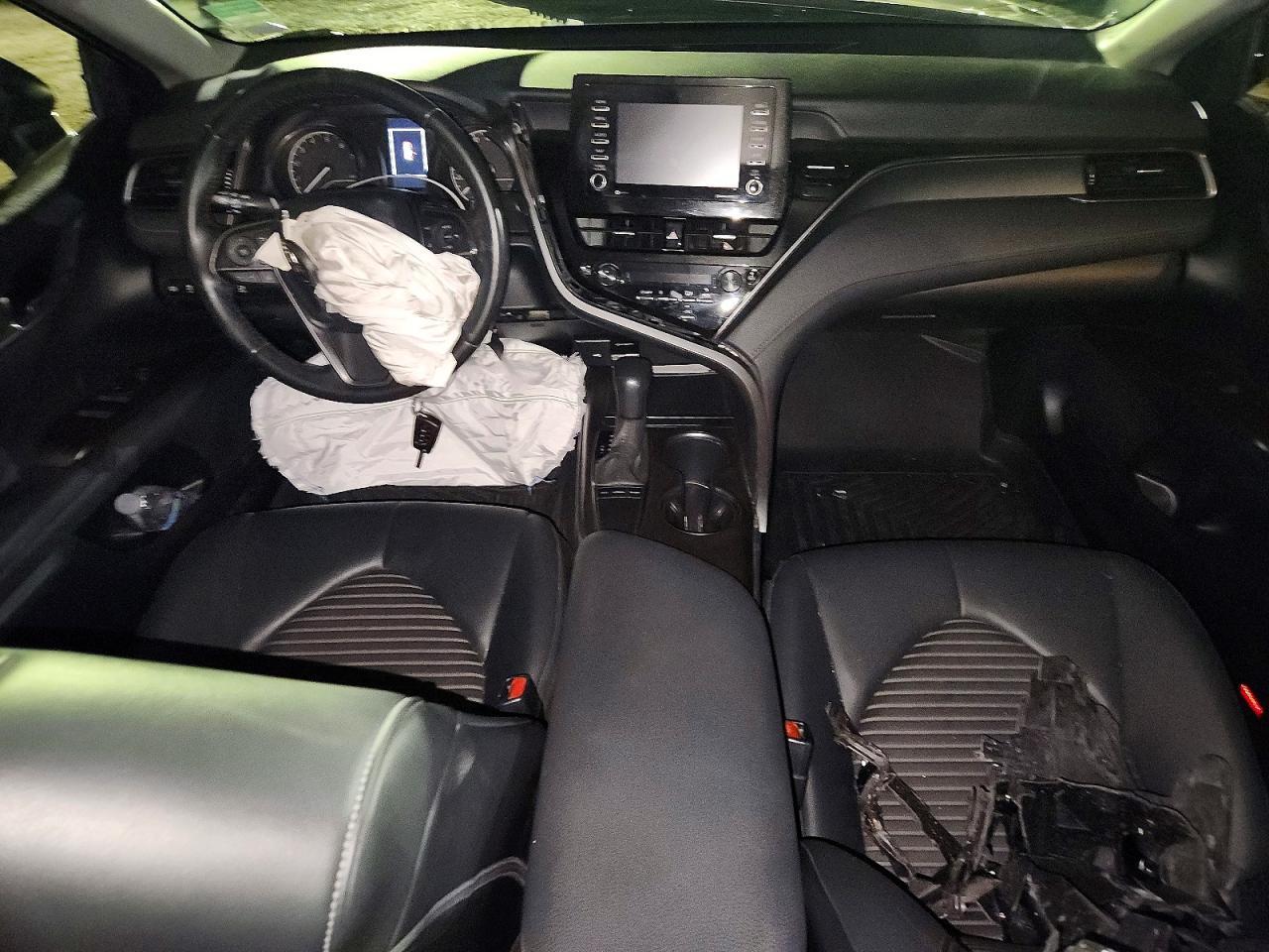 2022 Toyota Camry Se - zdjęcie 8