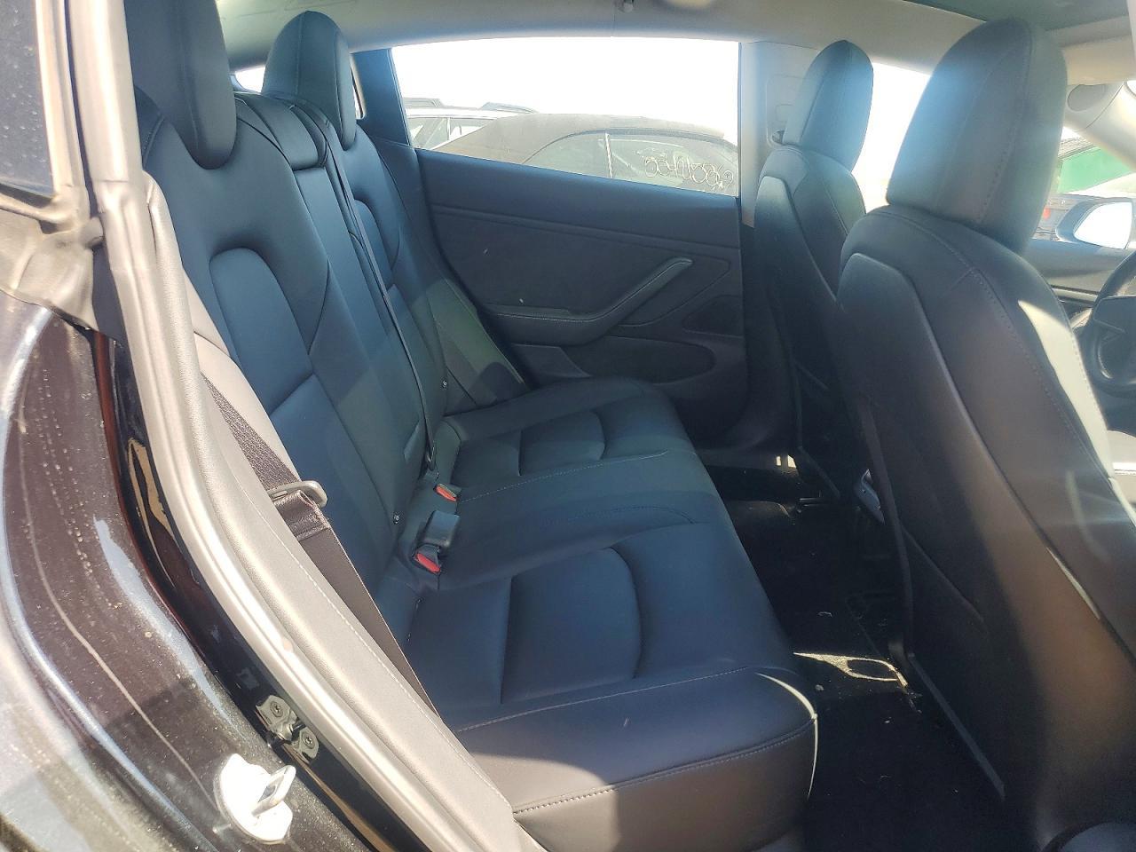 2018 Tesla Model 3 - zdjęcie 10