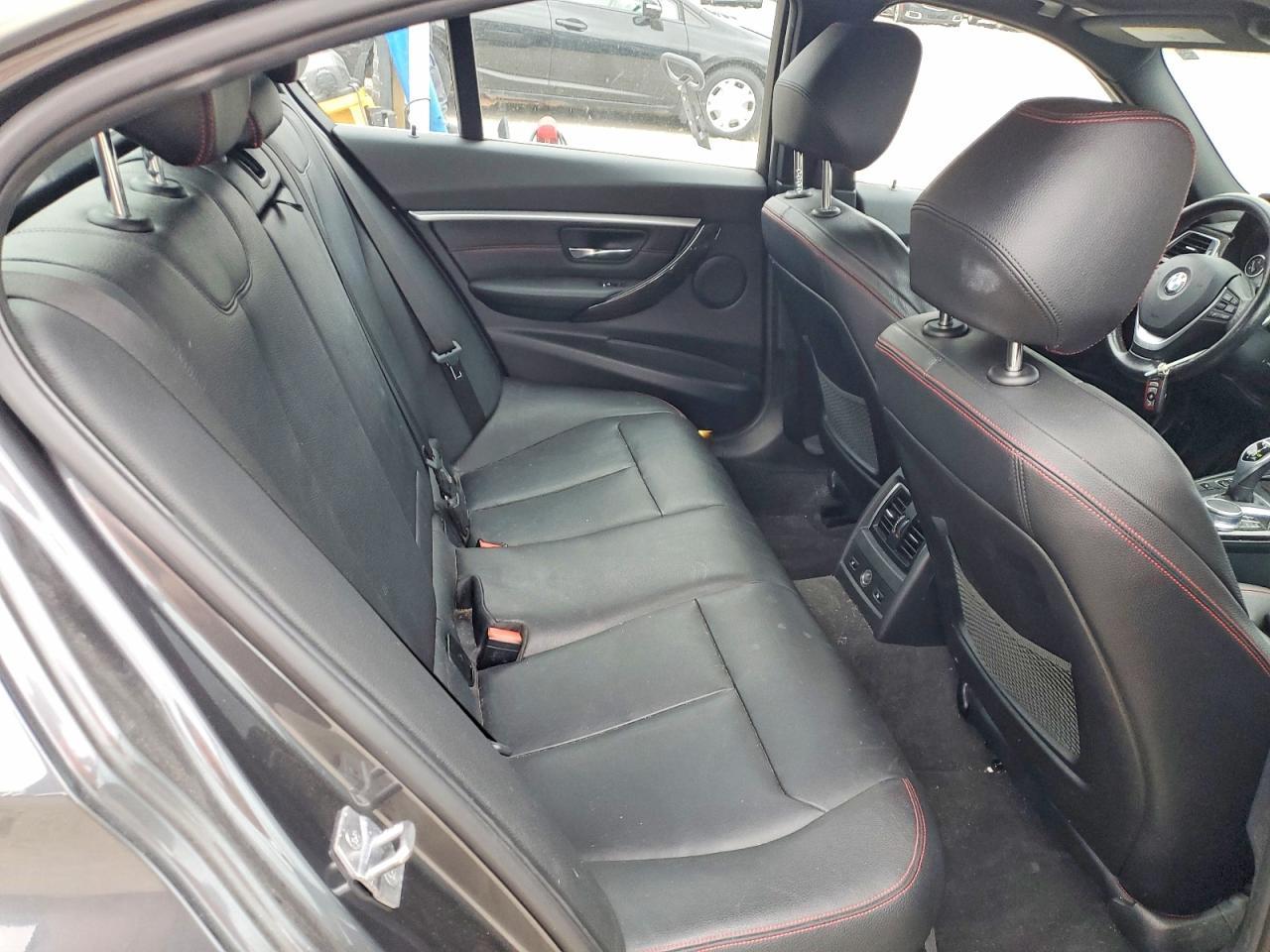 2017 BMW 330 Xi - zdjęcie 10