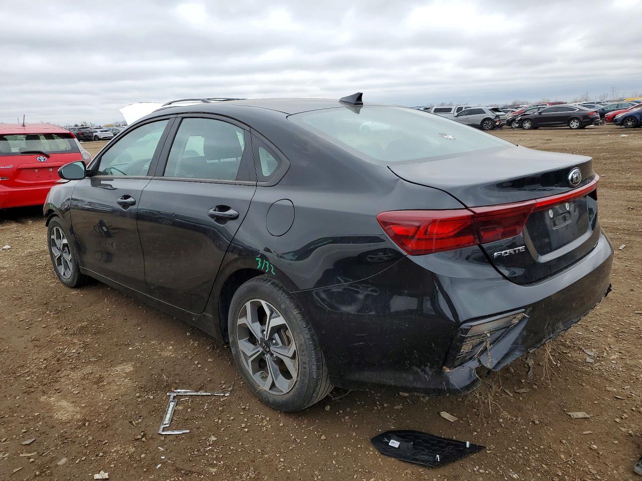 2021 Kia Forte Lxs - zdjęcie 2